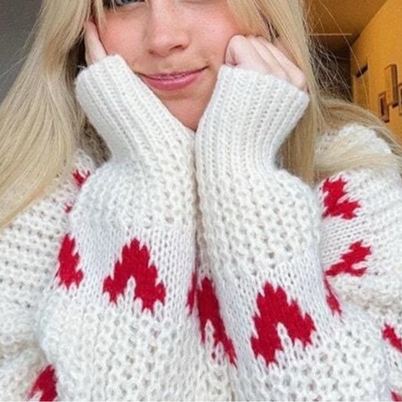 Cozy Heart Print Turtleneck Knit Oversized Sweater - Picture 8 of 9